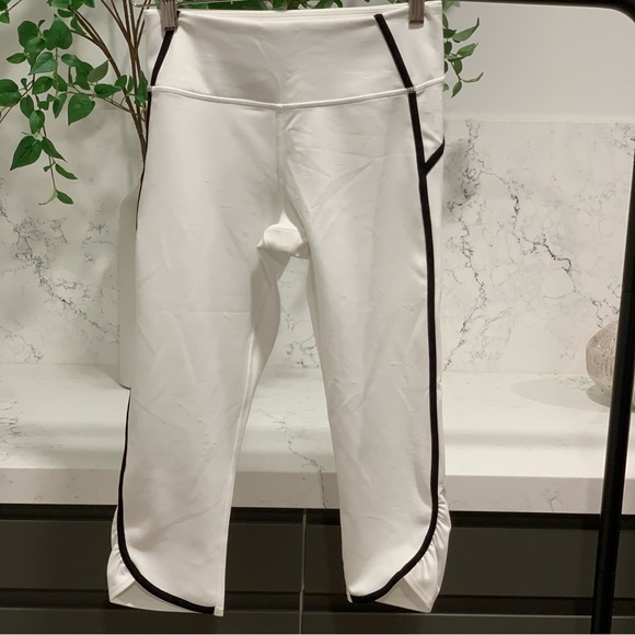 Manduka Luminous Capri White Yoga Leggings Sz M - Picture 2 of 11